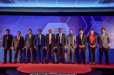 ޓޮމްގެ އަމާޒު: ފުޓްބޯޅަ އެހެން ހަރުފަތަކަށް ގެންދިއުން