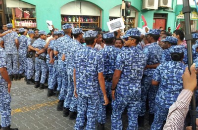 އެއްވެ އުޅުމުގެ ހައްގު ފުލުހުންގެ "މުށުތެރޭގައި!"