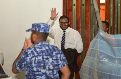 ފަސް މިލިއަން ޑޮލަރުގެ ބޮޑު ބައެއް އަދީބާ ހަވާލުކުރިން: ހެކި