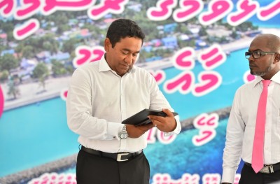 ދަރަނި ބޮޑުކުރަނީ އެނގި ތިބެގެން: ޝައިނީ