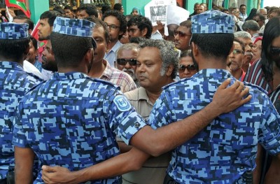 ނަޝީދު "ހިމާޔަތް" ހޯއްދެވުމަކީ ސަރުކާރަށް ލަދުވެތިކަމެއް، ޕާޓީ އަށް ކާމިޔާބެއް: އެމްޑީޕީ