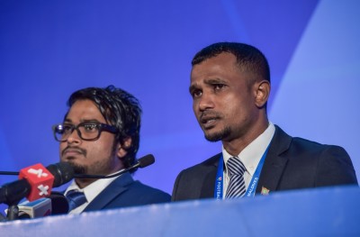 ޓޮމްގެ އަމާޒު: ފުޓްބޯޅަ އެހެން ހަރުފަތަކަށް ގެންދިއުން