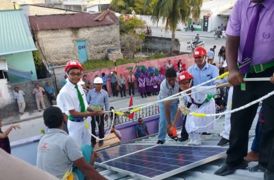 އައްޑޫގައި 1.6 މެގަވޮޓްގެ ސޯލާ މަޝްރޫއެއް ފަށައިފި