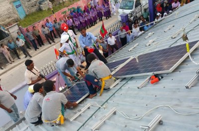 އައްޑޫގައި 1.6 މެގަވޮޓްގެ ސޯލާ މަޝްރޫއެއް ފަށައިފި