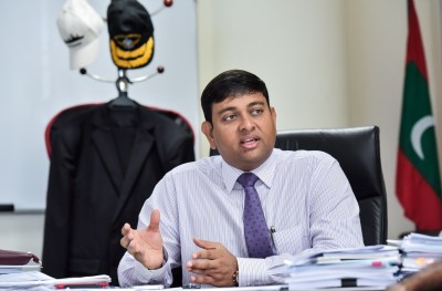 ދަރަނި ބޮޑުކުރަނީ އެނގި ތިބެގެން: ޝައިނީ