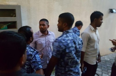 އެއްވެ އުޅުމުގެ ހައްގު ފުލުހުންގެ "މުށުތެރޭގައި!"
