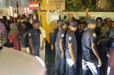 އެއްވެ އުޅުމުގެ ހައްގު ފުލުހުންގެ "މުށުތެރޭގައި!"