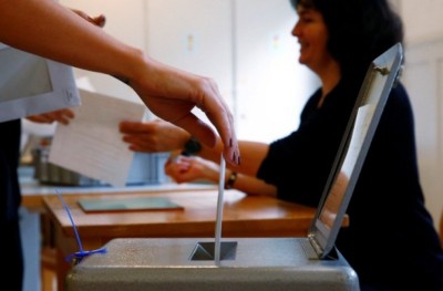 ސްވިޒަލެންޑުގެ ހުރިހާ ރައްޔިތުންނަށް އަސާސީ މުސާރައެއް ދިނުމަށް ފާހެއް ނުވި