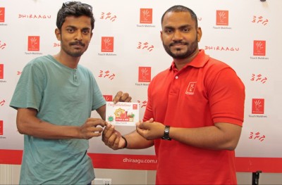 ދިރާގު ބޮޑު ހަދިޔާ ލިބުނު ފުރަތަމަ ކަސްޓަމަރާ އިނާމު ހަވާލު ކޮށްފި