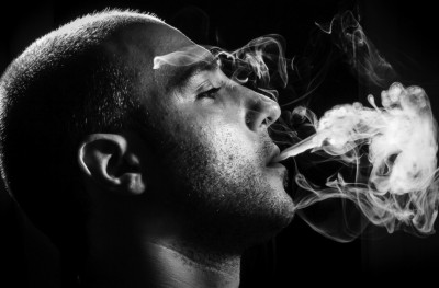 އެކުވެރިންގެ ދުމުން ތިމާ ހުލިވާން ދޫކޮށްނުލާތި!