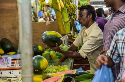 މާރުކޭޓު ތިޔާގިވެ، ކަރާގެ އަގު އަތް ފޯރާ ފަށަށް