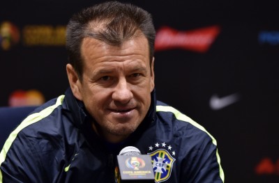 ބްރެޒިލްގެ ކޯޗުކަމުން ޑުންގާ ވަކިކޮށްފި