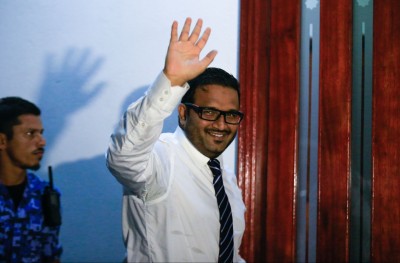 ރިޔާސީ ލޯންޗުގައި އެއްޗެއް ގޮއްވާލި މައްސަލާގައި އަދީބު 15 އަހަރަށް ޖަލަށް