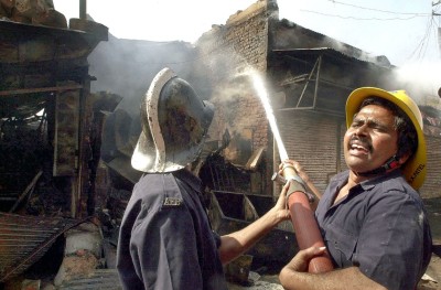 ގުޖުރާތުގެ ހަމަނުޖެހުމުގައި ބައިވެރިވި 11 މީހަކު އުމުރަށް ޖަލަށް