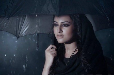 ރިޝްމީ އާއި ސޮނާކްޝީގެ ޕޯސްޓަރު އެއް ތައްގަނޑަކަށް