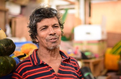 މާރުކޭޓު ގޮޅިން ނުކުމެ މާލެ ވަށައި ހަތަރު ބުރު!