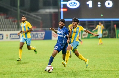ފަހު ވަގުތުގެ ގޯލާ އެކު ނިއު-ވެލެންސިއާ އެއްވަރު
