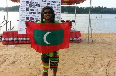 ޔޫރަޕް މުބާރާތެއްގެ ތިން ވަނަ ރާއްޖޭގެ ފްލައިބޯޑަރު އިއްބަޑޭ އަށް