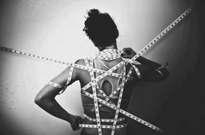 ކޮލަމް ކުލަބަރި: ނުފެންނަ، އެކަމަކު އެ ހަގީގީ ކުލަތަކާއި އިހުސާސްތައް