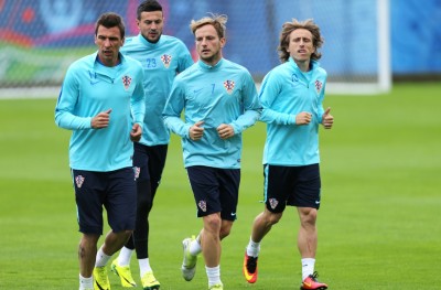 ކްރޮއޭޝިއާ އަކީ "ކުޑަ ކުޑަ ސްޕެއިނެއް": ޗެކް ކޯޗު