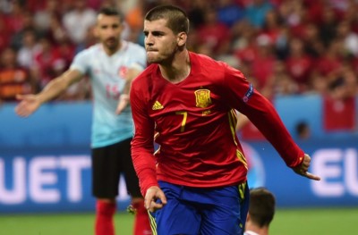 ޔޫރޯގެ މެދުތެރެއިން މޮރާޓާ އެނބުރި ރެއާލަށް