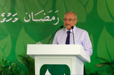 ކޮލަމް އަސްދަނޑި: ޔާމީނާއި މައުމޫނުގެ ކޯޅުން ފޯރިގަދަ ހިސާބެއްގައި!