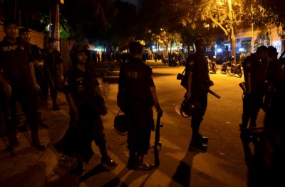 ބަންގްލަދޭޝްގެ ކެފޭ އަށް ދިން ހަމަލާގައި ރަހީނުންގެ 20 މީހުން މަރާލައިފި