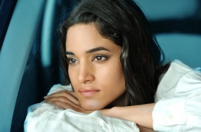 ސޯފިއާ ބޮޓެލާ: ބެކް ޑާންސަަރަކުން ވަރުގަދަ ބަތަލާއަކަށް