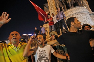 ރައްޔިތުން ނުކުމެ ބަގާވާތް ނާކާމިޔާބުކޮށްލިޔަސް ތުރުކީ އަށް ނާމާންކަން، 60 މަރު