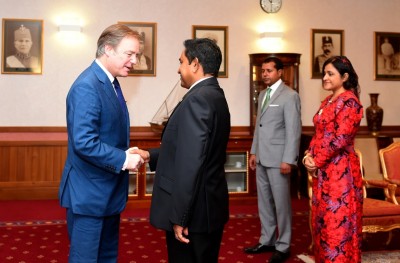 ދިވެހި ސަރުކާރާއި ޖުޑިޝަރީގެ ބައެއް އިސް މީހުން އައުން މަނާކުރަން އެބަ ވިސްނަން: އިނގިރޭސިވިލާތް