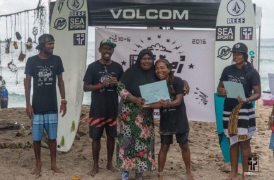 ދިހަ ދަރިންނަށް ފަހު މަންމަ ވެސް ރާޅާއަޅަން ފަށައިފި