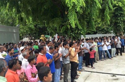 މިސްކިތްތައް ކައިރީ ސިޔާސީ ހަރަކާތް ހިންގިޔަކަ ނުދޭނަން: ޕޮލިސް