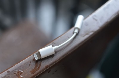 އައިފޯން 7 އަށް ލައިޓްނިން-3.5އެމްއެމް އެޑަޕްޓާ ކޭބަލެއް