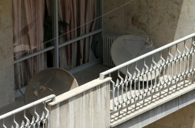 އީރާނުން ލައްކައަކަށް ވުރެ ގިނަ ޑިޝް އެންޓަނާ ނައްތާލައިފި