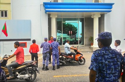 ކުރެއްވި ޓްވީޓަކާ ގުޅިގެން މެންބަރު އަލީ ހުސައިން ފުލުސް އޮފީހަށް ހާޒިރުކޮށް ފޯނު އަތުލައިފި