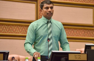 އިދިކޮޅު އިއްތިހާދުން އުޅެނީ ރާއްޖެއަށް ޓެރަރިސްޓް ހަމަލާއެއް ދޭން: ރިޔާޒް