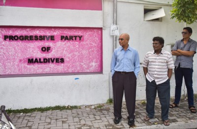 އެންމެން ގައުމޭ، ރައްޔިތުންނޭ މި ކިޔަނީ ގައުމު ދެކެ ހަމަ ލޯބިވާތީތަ؟