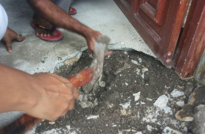 މުލަކު ގެއިން އާތު ރޮޑެއް ނަގައިފި، އެކަމަކު ދުން އަރާ ސަބަބެއް އަދިވެސް ނޭނގެ!