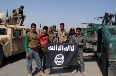 އެމެރިކާ ސިފައިންގެ އަތުން އަތުލި ހަތިޔާރުތަކެއް އައިއެސް އިން ދައްކާލައިފި