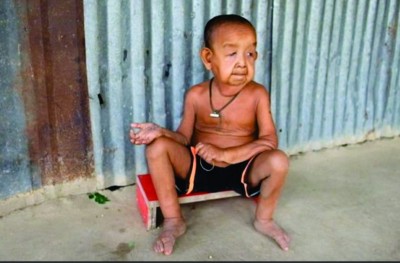 މިއީ ހަތަރު އަހަރުގެ ކުއްޖެއް، މުސްކުޅިއެއް ނޫން