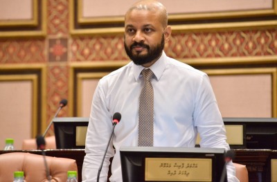 ހިޔާލުފާޅުކުރުން ހުއްޓުވާ ބިލަށް ވާހަކަ ދައްކަން ފާރިސާއި މުސްތޮފާ އަށް ފުރުސަތެއް ނުދިން