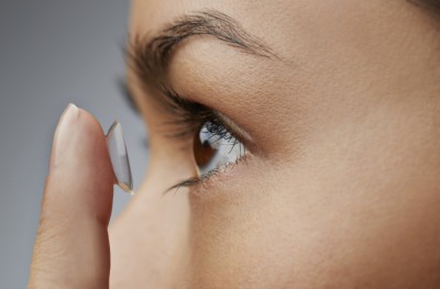 ލެންސް ބޭނުންކުރުމުގައި ފަރުވާ ކުޑަކުރުމުން ލޯތައް ހަލާކުވަނީ