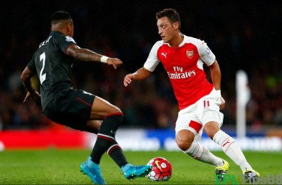 ލިވަޕޫލާ ދެކޮޅަށް ނުކުންނައިރު އާސެނަލަށް އަނިޔާގެ މައްސަލަ