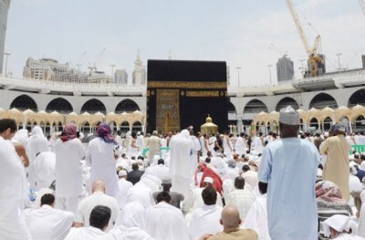 ހުއްދަ ނެތި މައްކާ އަށް ވަންނަން އުޅުނު 70،000 މީހުން ބޭރުކޮށްފި