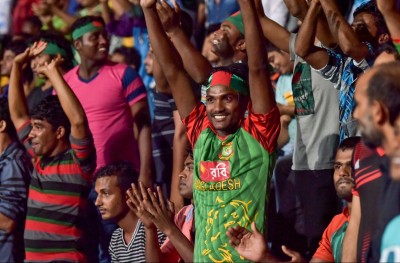 ބަންގްލަދޭޝް ސަޕޯޓަރުން ކުރިމަތީ ރާއްޖޭން ބޮޑު މޮޅެއް ހޯދައިފި