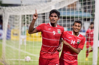 ބަންގްލަދޭޝް ސަޕޯޓަރުން ކުރިމަތީ ރާއްޖޭން ބޮޑު މޮޅެއް ހޯދައިފި