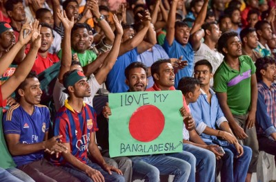 ބަންގްލަދޭޝް ސަޕޯޓަރުންނަށް ދެ ފަހަރަށް ސާބަސް