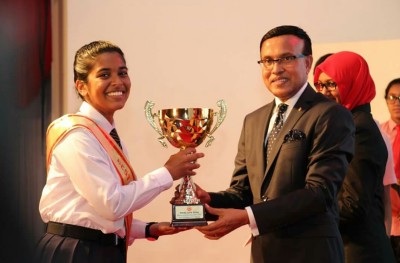 އިސްކަންދަރު ސްކޫލުގެ އެންމެ މޮޅު ދަރިވަރަކަށް އަޒްހާ