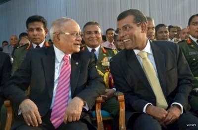 ނަޝީދުގެ ފަރާތްޕުޅުން މައުމޫނަށް ބައި ލައްކަ ޑޮލަރު؟ ދެ ބޭފުޅުން ވެސް އެކަން ދޮގުކުރައްވާ