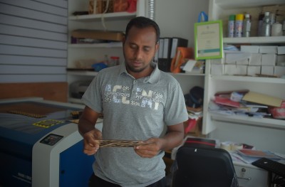 ފަރުހާދުގެ ހުނަރުން މިސްކިތްތަކަށް ޒީނަތްތެރިކަން